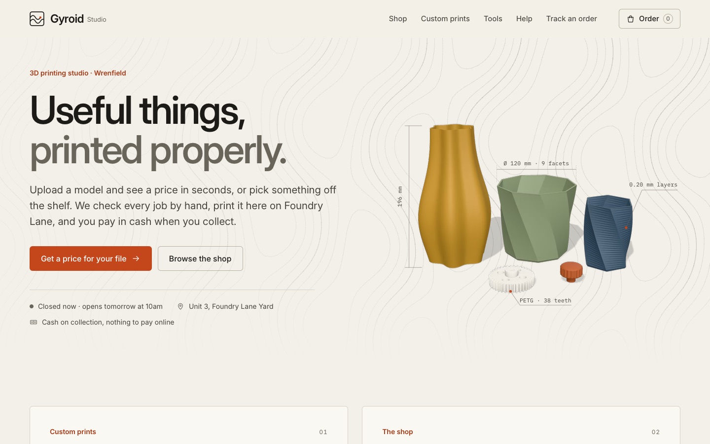 The demo shop’s front page: a headline, a still life of printed pieces with dimension lines, and buttons for a price or the shop.
